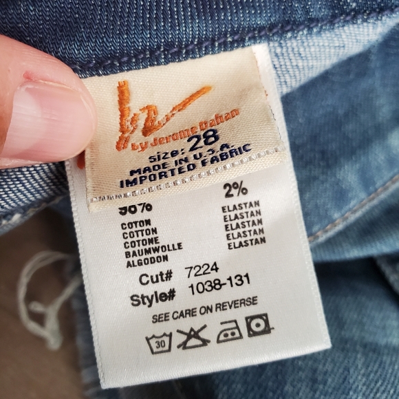 Citizens of Humanity Distressed Cutout shorts Size 28 - Picture 13 of 14